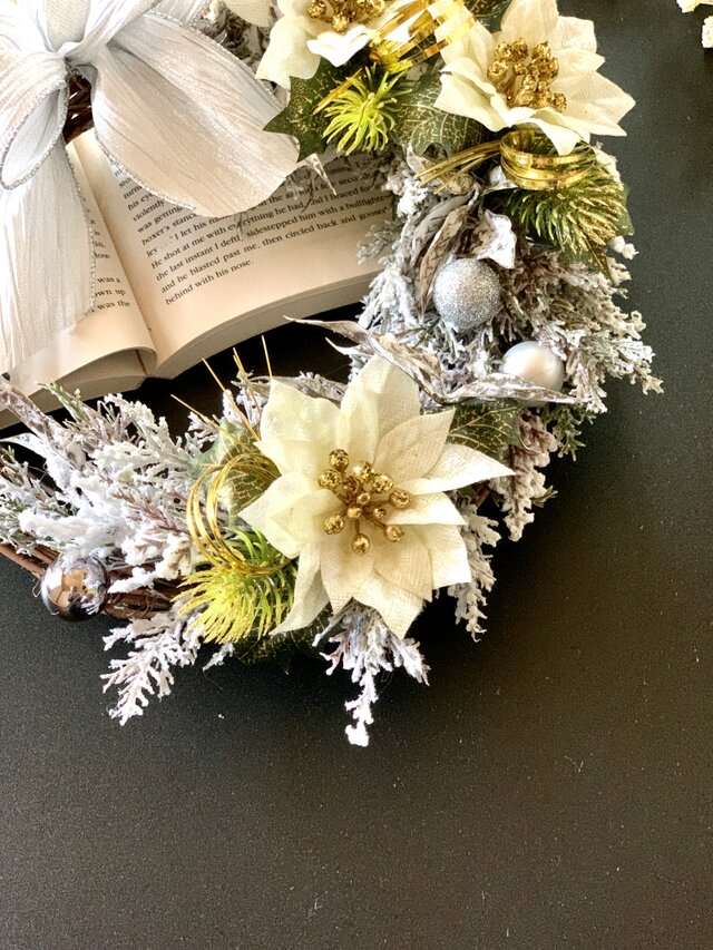 クリスマスリース アーティフィシャルフラワー ホワイト グリーン 約25cm 白い実が可愛い、アーティシャルフラワーのおしゃれなクリスマスリース