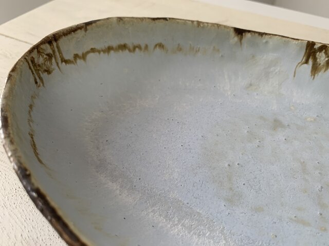 天青釉長皿 | iichi 日々の暮らしを心地よくするハンドメイドや