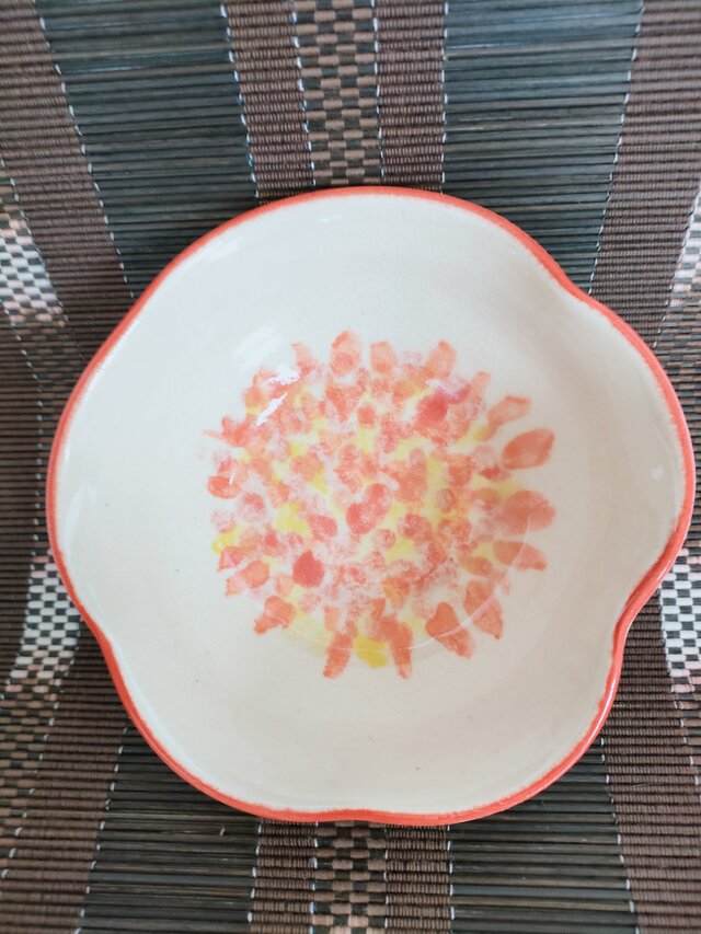 陶器　小鉢　紅梅の花