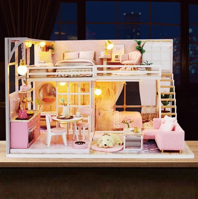 可愛いピンク色のお家」ミニチュア ドールハウス ☆完成品☆ | iichi