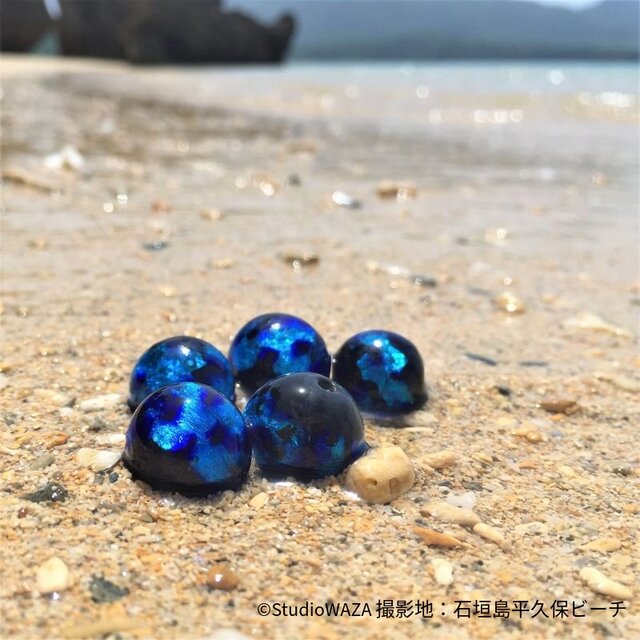 イヤリング とんぼ玉 ホタルガラス 工芸 シンプル 光る 夜光ビーズ