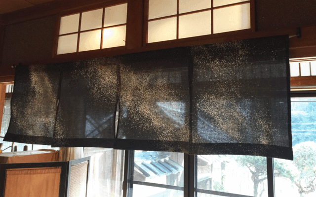 柿渋染め暖簾21099 | iichi 日々の暮らしを心地よくするハンドメイドや