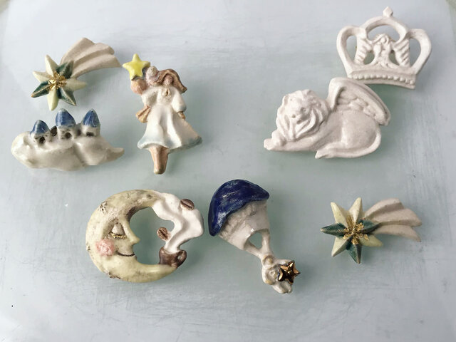 翼の生えたライオン［陶器ブローチ］ iichi ハンドメイド・アンティーク・食品・ギフト・手作り