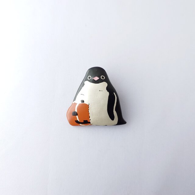 ハロウィン アデリーペンギン漆ブローチ