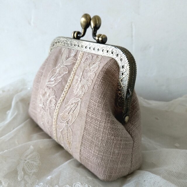 手刺繍のがま口『鳥と草花』財布・ポーチ【受注生産】 | iichi