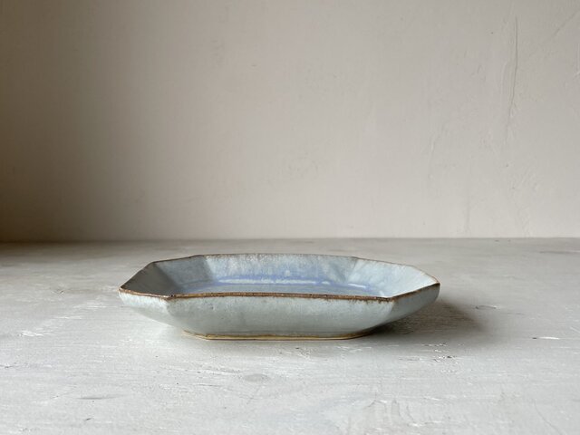 セピアブルー釉 八角プレート（中） | iichi 日々の暮らしを心地よく