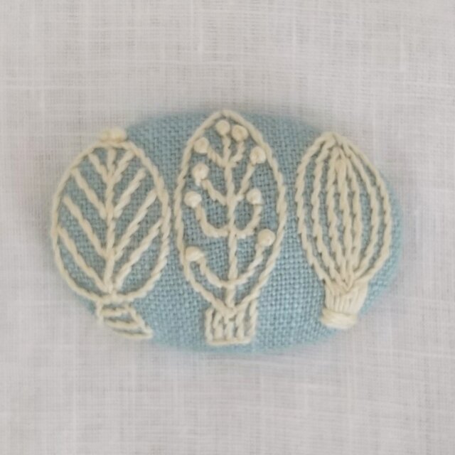 葉っぱの刺繍ブローチ▪北欧風  [leaf]