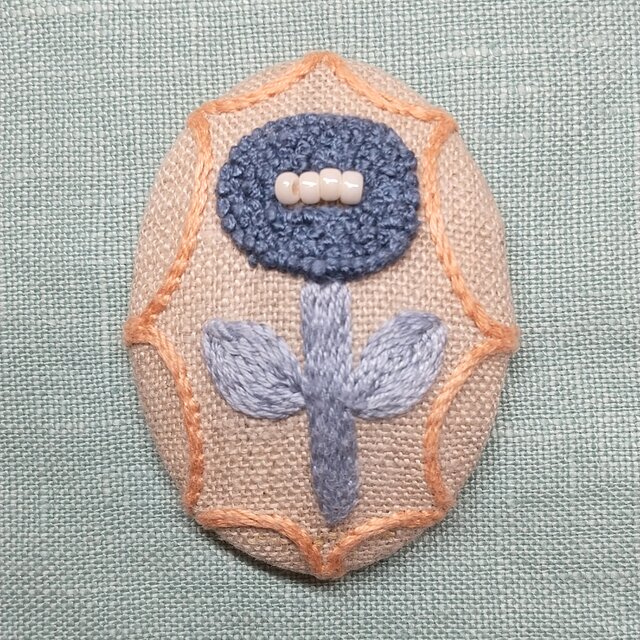 北欧風お花の刺繍ブローチ【 hokuo】