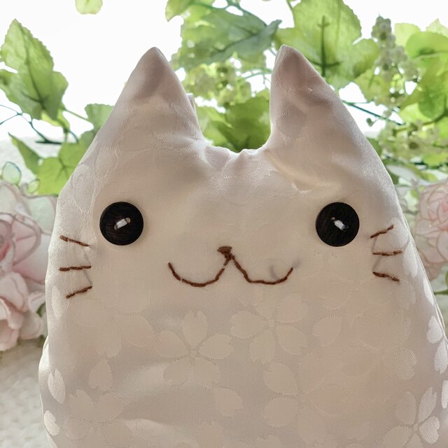 和柄＊さくらホワイトの猫のぬいぐるみ「ふにゃ〜た」 | iichi 日々の