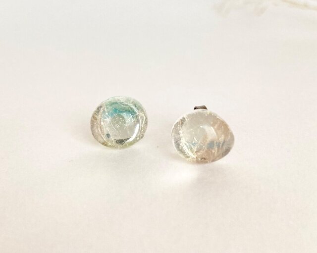 ガラス おさんぽ ピアス ／ イヤリング 一粒 シンプル 小さめ ギフト 