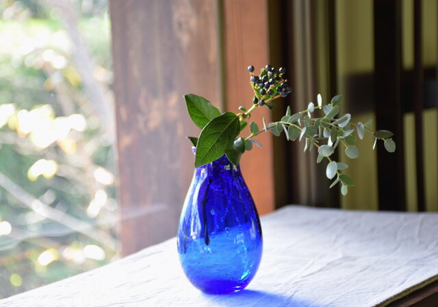 網泡花瓶コバルトブルー iichi 日々の暮らしを心地よくするハンドメイドやアンティークのマーケットプレイス