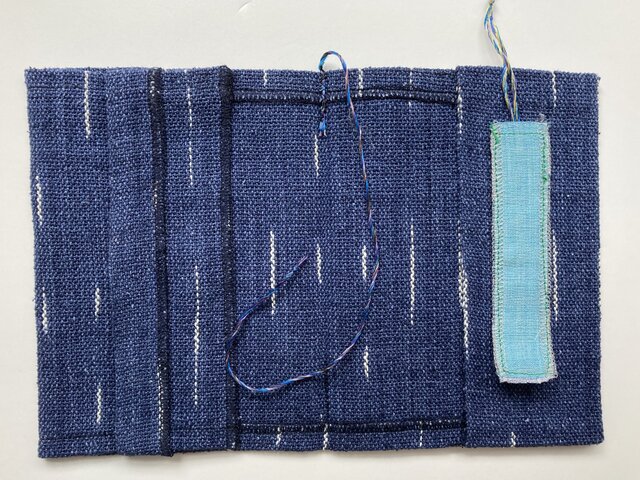 雨絣模様のブックカバー 文庫本サイズ | iichi 日々の暮らしを心地よく