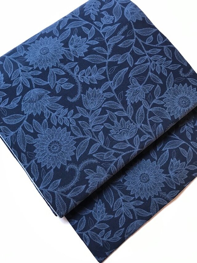 結城紬藍花唐草模様の名古屋帯