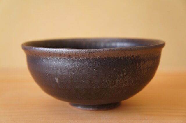 黒釉中鉢の画像1枚目