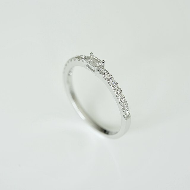 18K バゲットカット・天然ダイヤモンドリング