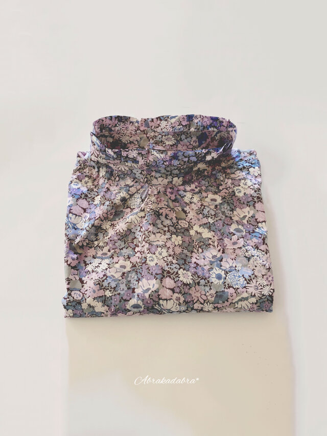 Liberty Thorpe ハイネック フリルブラウス・Uva（大人)