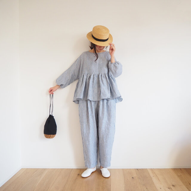 Linen stripe gather blouse BLUEの画像1枚目