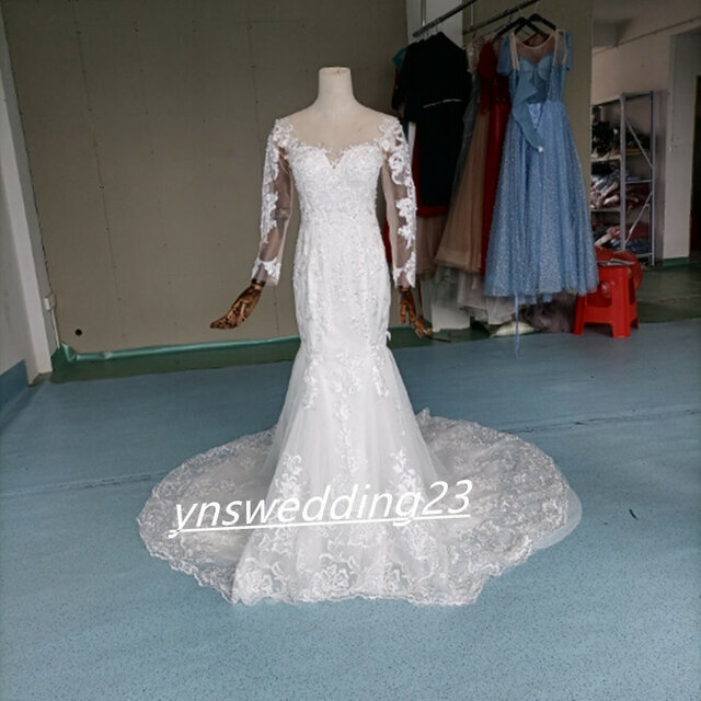 ウェディングドレス ホワイト 花柄のモチーフ刺繍が美しく 上品透け袖 ミニトレー