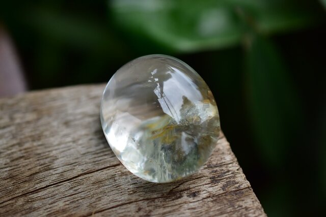 極上品】水晶ポイント ライモナイト共生 虹あり 極上品】水晶ポイント