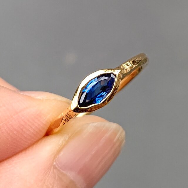 ブルーサファイア　 マーキスカット シルバーSV925リング