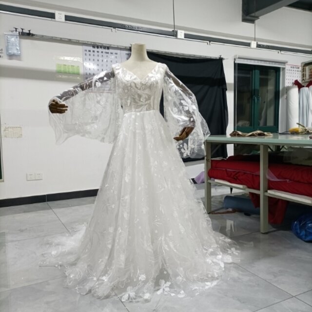 前撮り/結婚式ドレス   ウェディングドレス   トレーン  背中見せ  2次会ウェディングドレス