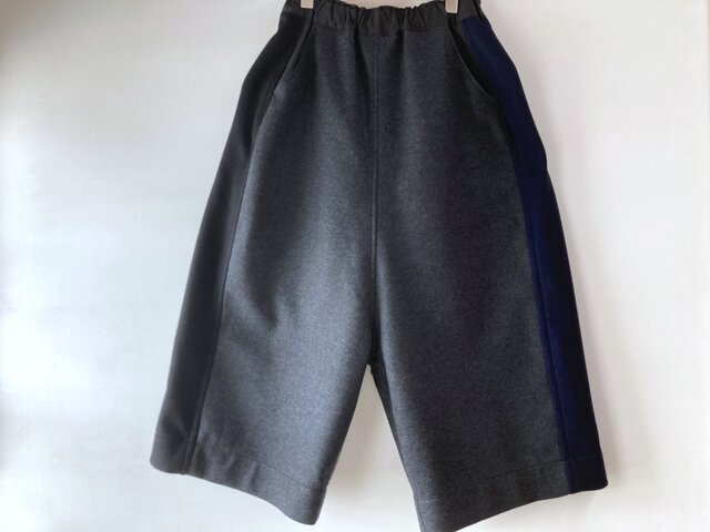 honakana 圧縮ウールのダボパンツ -チャコールグレー・ブラック・杢グレー・ネイビー-の画像1枚目
