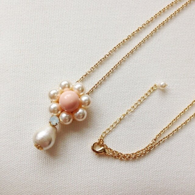 フラワーロングネックレス