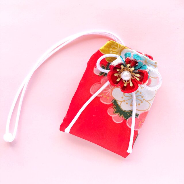 （梅）元巫女が作る花のお守り袋        