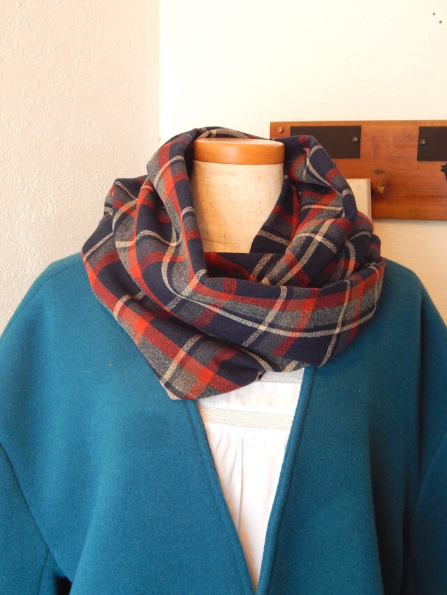 日本産テキスタイル　カシミア混リファインチェックスヌード　