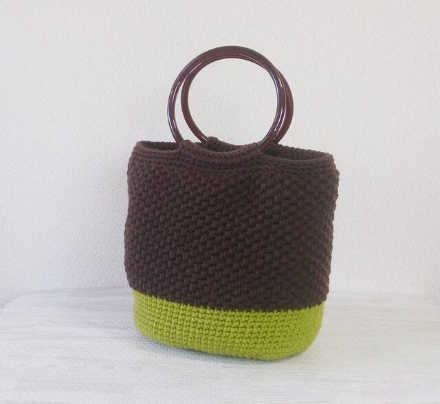 ニットバッグ (リングハンドル2way：チョコ×グリーン） 編み物 麻ひもバッグ