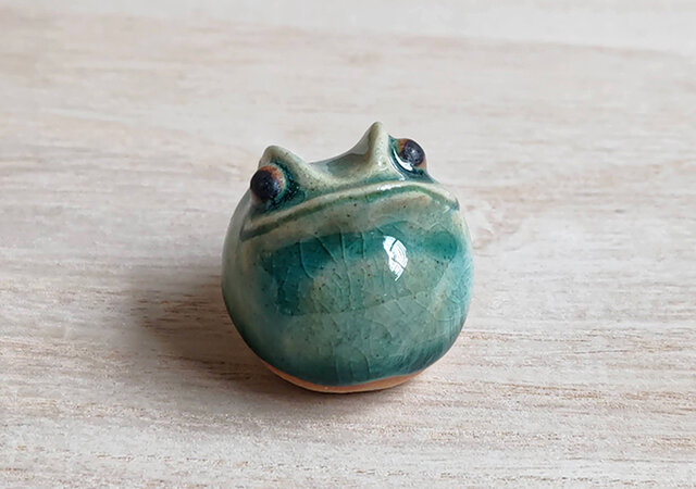 ちびカエル トルコ青カエル 中 Iichi ハンドメイド クラフト作品 手仕事品の通販