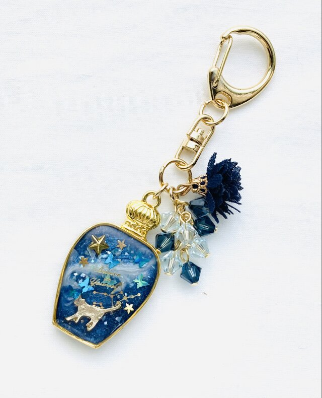 香水瓶キーホルダー ﾈｺ （真夜中の道標） | iichi 日々の暮らしを