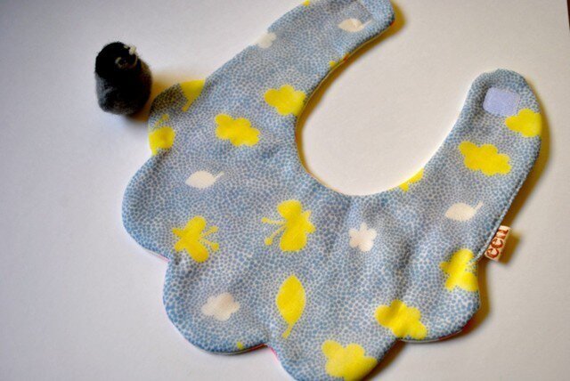 h様オーター品☆お花のカタチベビースタイの画像1枚目