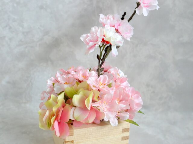 ヒノキ枡の春桜アレンジ　光触媒加工　空気を綺麗にしてくれる　春色カラー