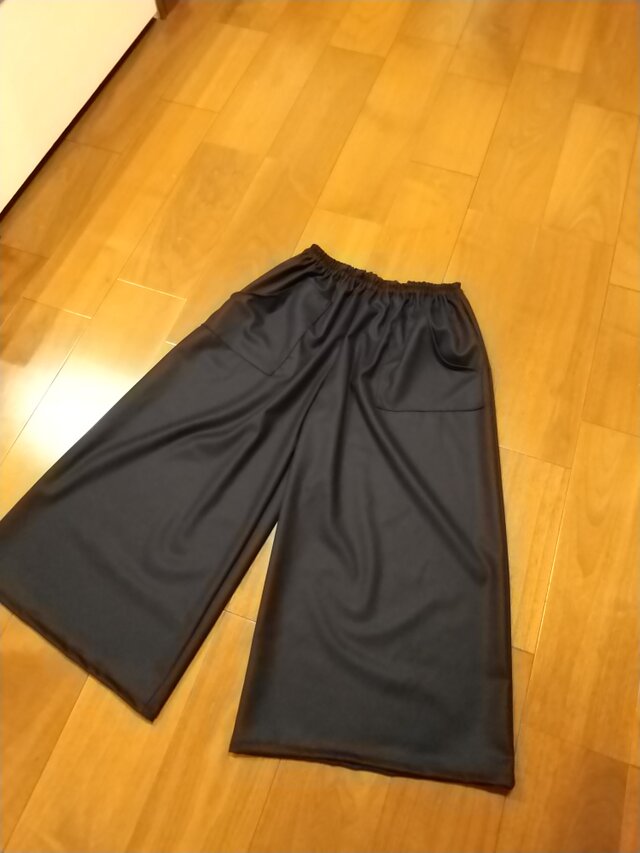 ウィンターセール！上質濃紺ウールのガウチョ