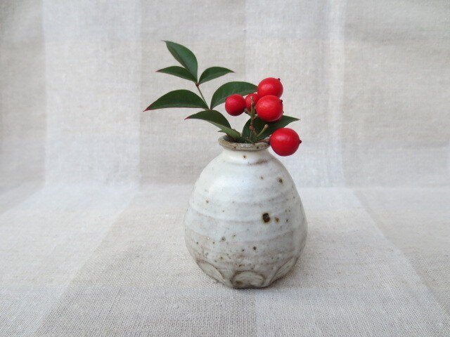 小さな花器(しのぎ)の画像1枚目