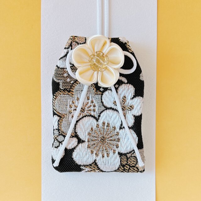 梅）＜サイズオーダー可＞元巫女が作る花のお守り袋 | iichi 日々の