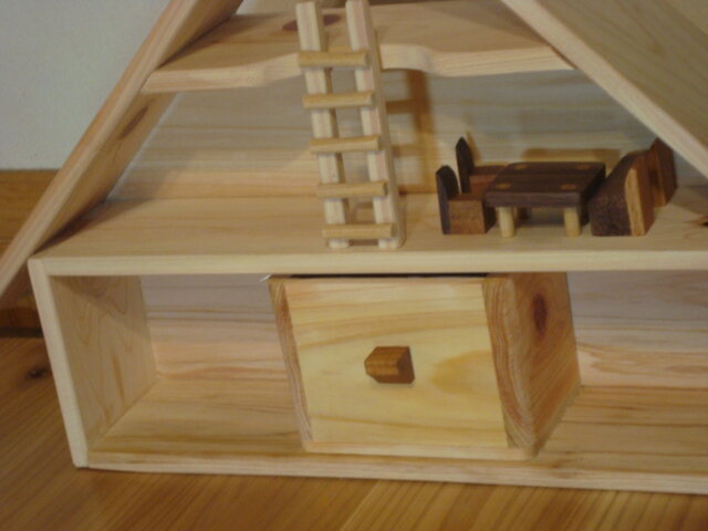 のぞちん様＊Jiji＊ハンドメイド＊木製 お家型飾り棚＊ドールハウス のぞちん様＊Jiji＊ハンドメイド＊木製 お家型飾り棚＊ドールハウス