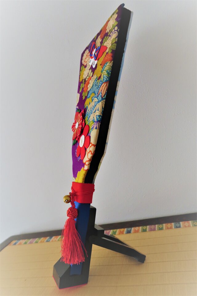 羽子板、押絵、蝶と花、スタンド付き | iichi 日々の暮らしを心地よく