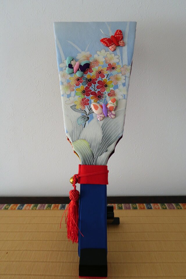羽子板、押絵、蝶と花、スタンド付き | iichi 日々の暮らしを心地よく