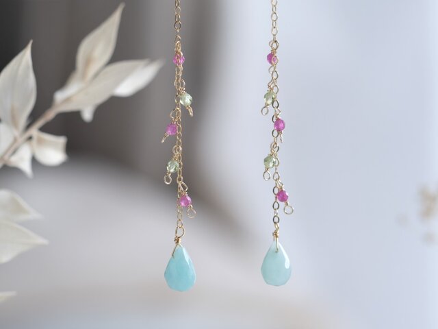 Vatnsblóm earring：アマゾナイト×ペリドット×ルビー ロング天然石ピアス・イヤリング iichi  ハンドメイド・アンティーク・食品・ギフト・手作り