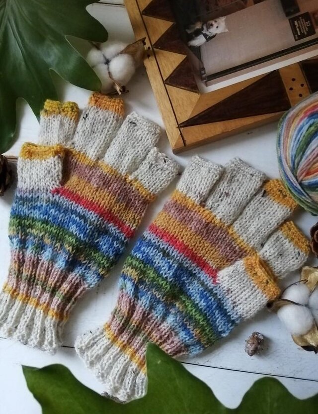 【再販】ゴッホの寝室～オパール毛糸の指先フリー手袋