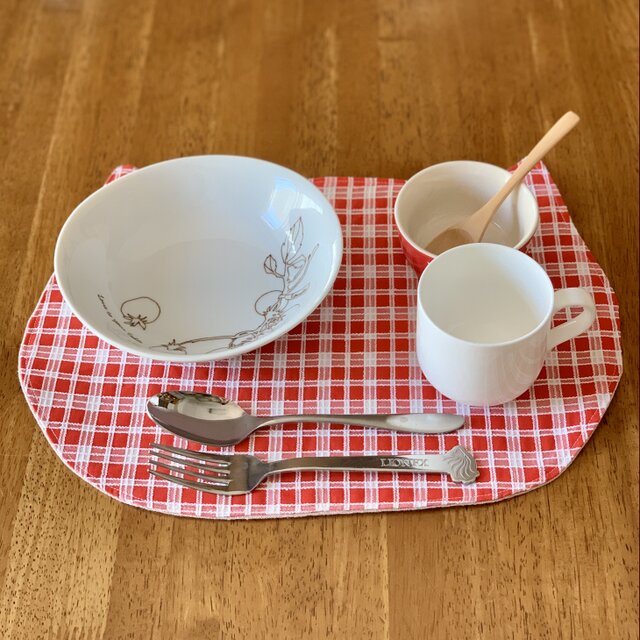 赤チェック 猫モチーフのおしゃれなランチョンマット♪２枚セット