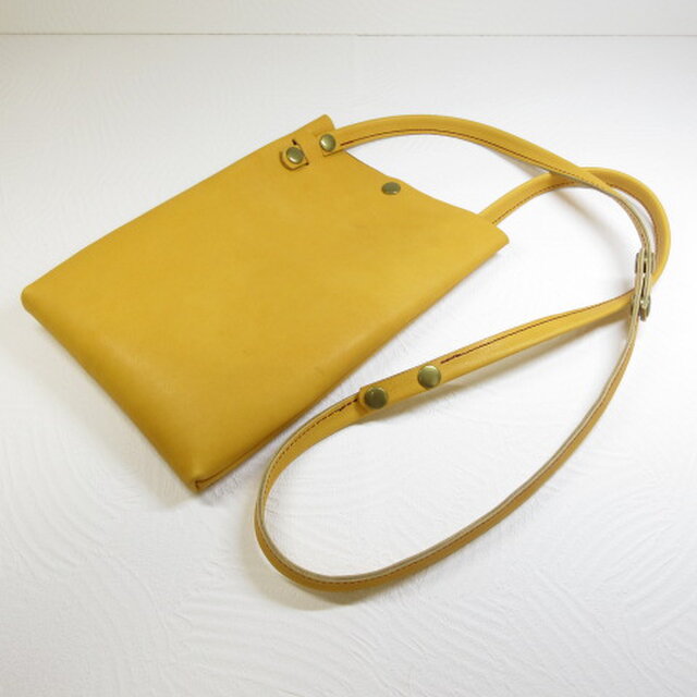 《牛革》ちょっと大き目・２WAY～ミニサコッシュ・マスタード・ソフトスムース・039