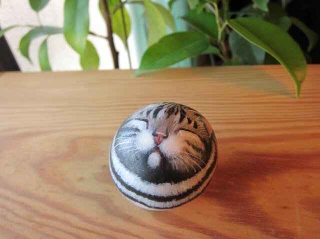 アメショーの石猫(まどろみ)の画像1枚目