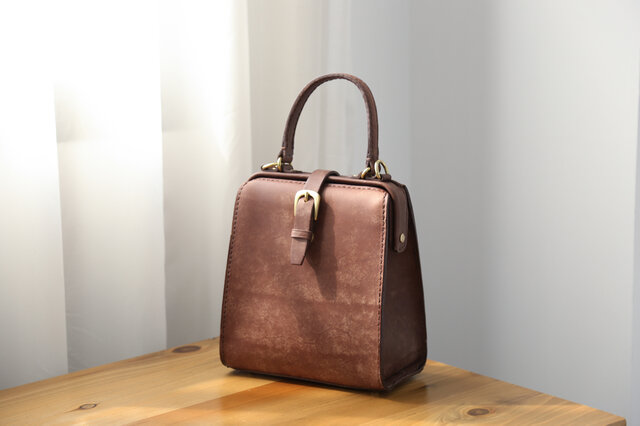 切線派】新商品！たるマチ2WAY 鞄 がま口 本革手作りのレザー
