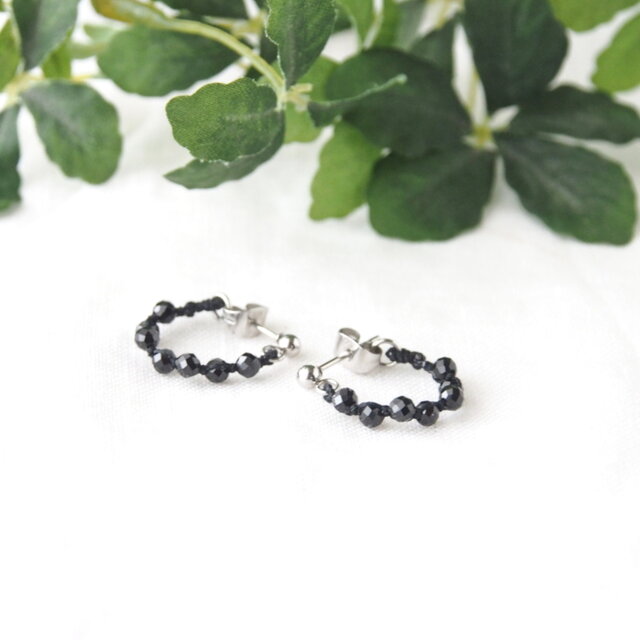 Zigzag Circle Pierce（ブラックスピネル）