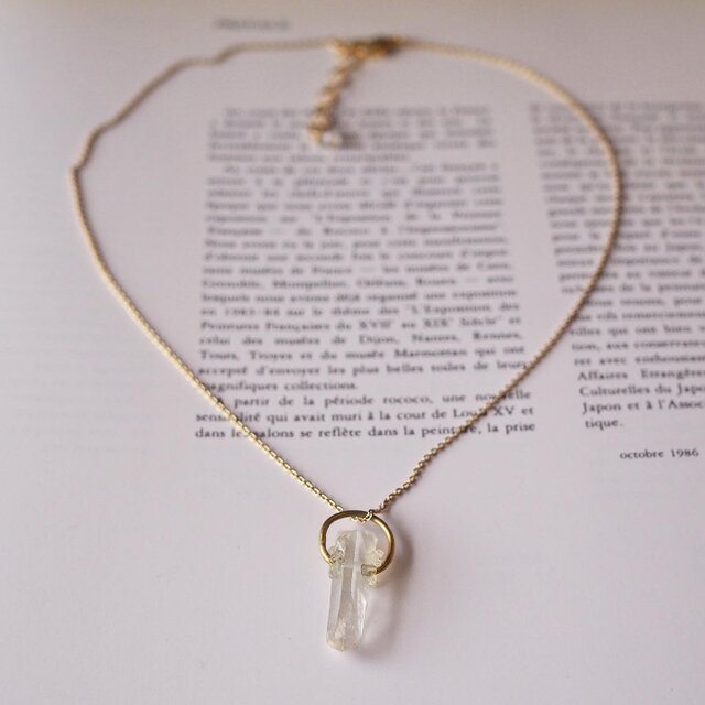 クリスタル原石ポイント・ネックレス