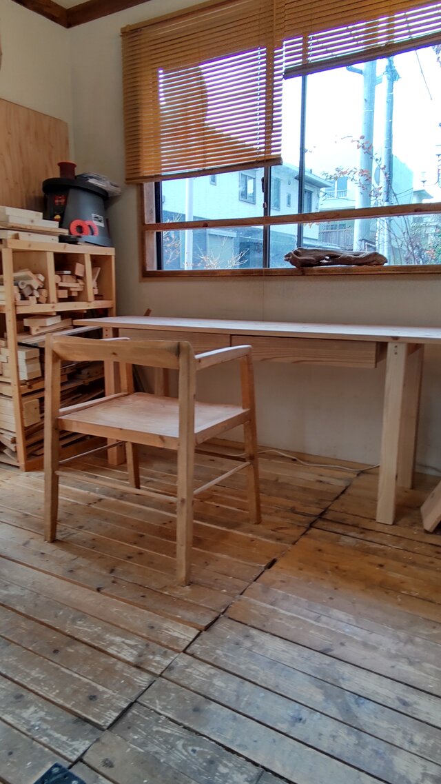 長いディスク机 /無垢な風合いを感じるディスク１８０センチ×４５センチ