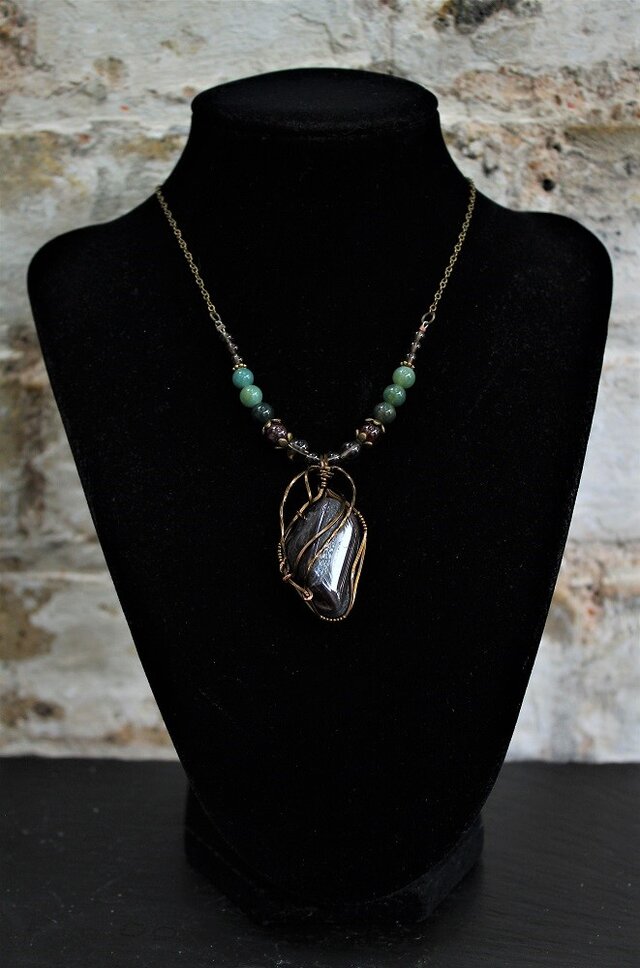 アンセストラライト　先祖からのトラウマを癒すネックレス